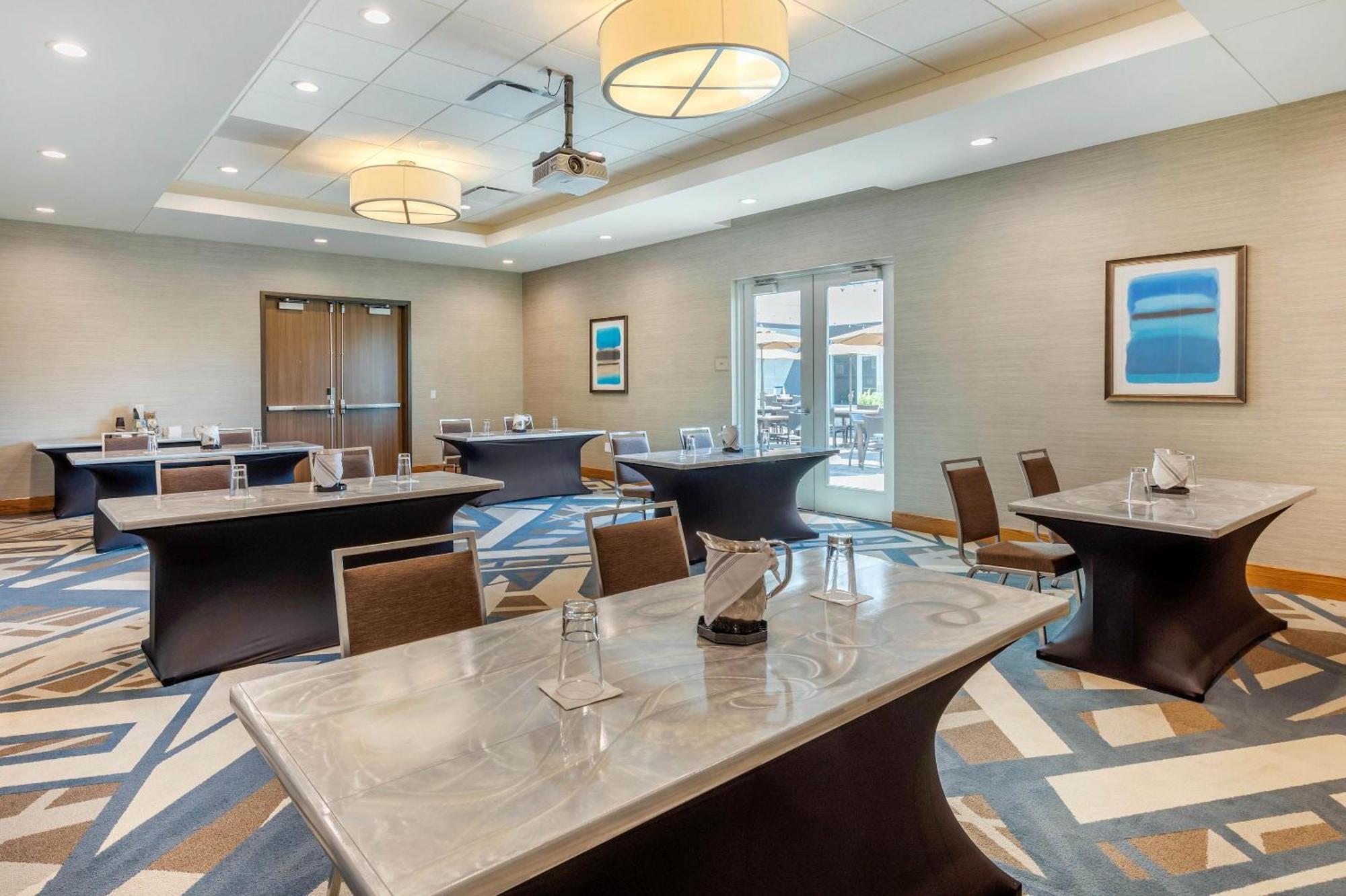 Cambria Hotel Davenport Quad Cities Bettendorf Exterior foto